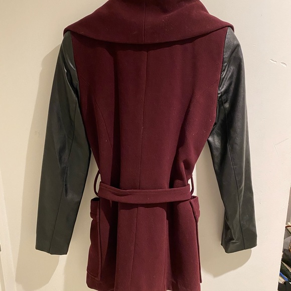 Unique maroon jacket with leather sleeves. - Picture 2 of 2